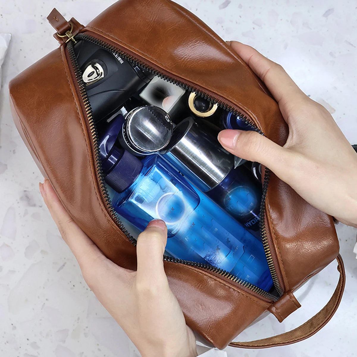 Men Vintage Luxury PU Leather Portable Toiletry Bag Travel Necessary Business Cases Male Hanging Double Layered Wash Bag